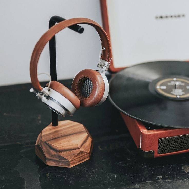 Wooden Headphone Holder